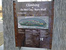 He Mni Can-Barn Bluff Regional Park 02